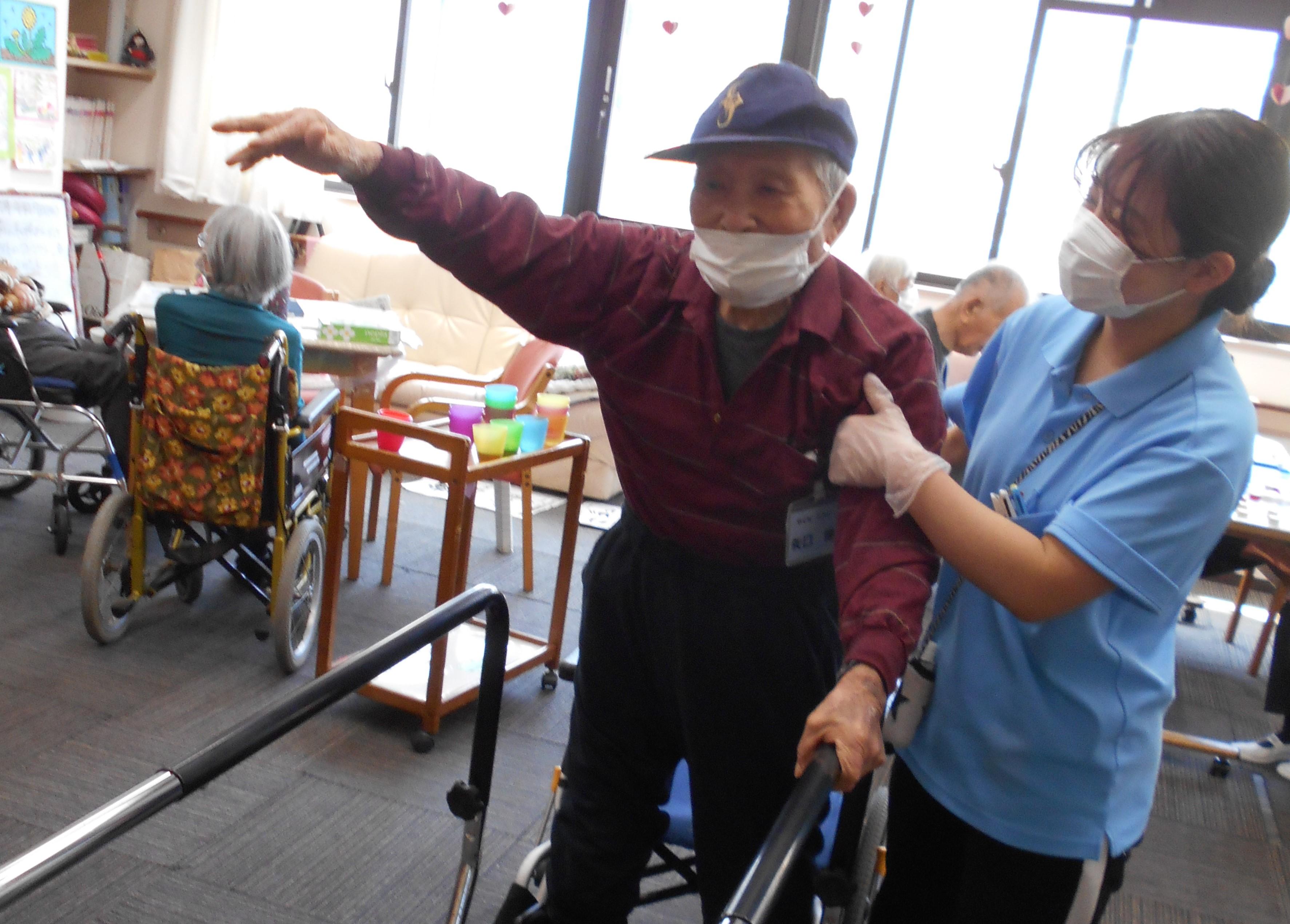 デイサービス すまいる星川店で介護福祉士の正社員の求人 