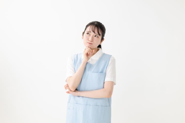 介護職の夜勤手当の相場は？高収入を得るポイントや長く働くコツも解説
